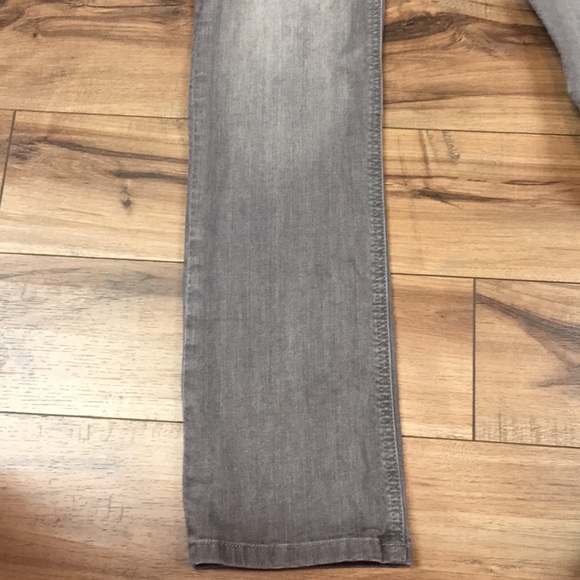 Gray CAbi jeans - Picture 4 of 5